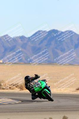 media/Jan-08-2022-SoCal Trackdays (Sat) [[1ec2777125]]/Turn 4 (1145am)/